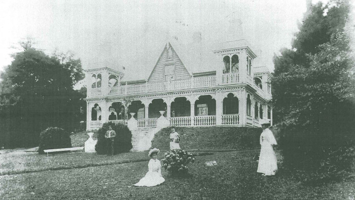 Historic photo of Alberton featuring family members in the grounds